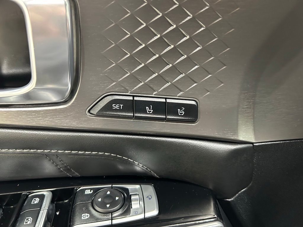 used 2023 Kia Sorento car, priced at $33,953