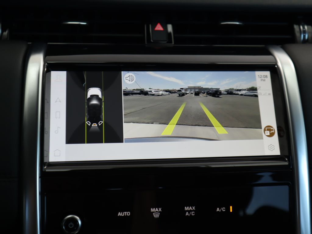 Thumbnail: 2023 Land Rover Discovery Sport - 15