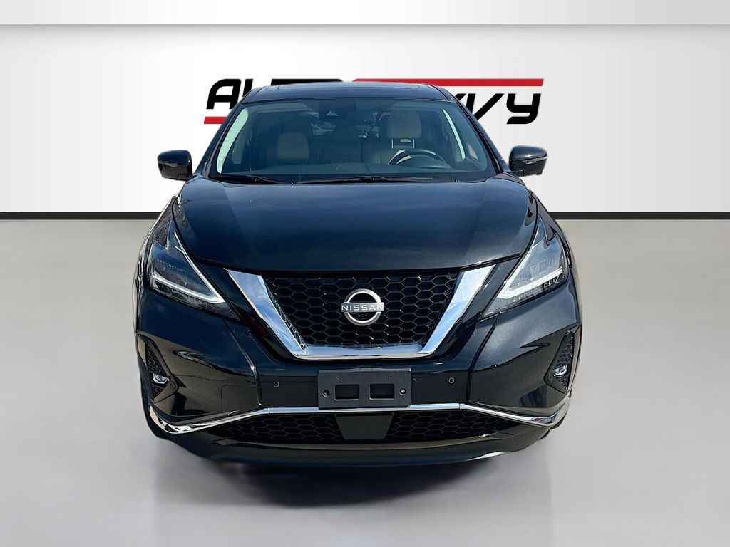 Used 2022 Black Nissan SL image 2
