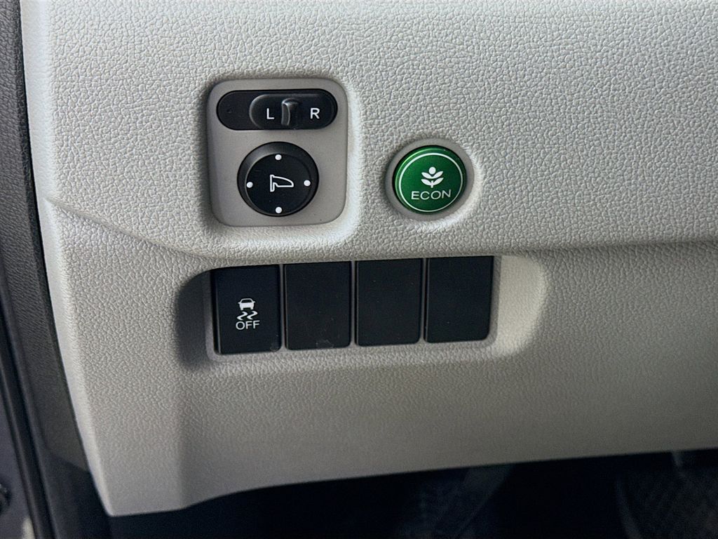 Thumbnail: 2017 Honda Pilot - 10