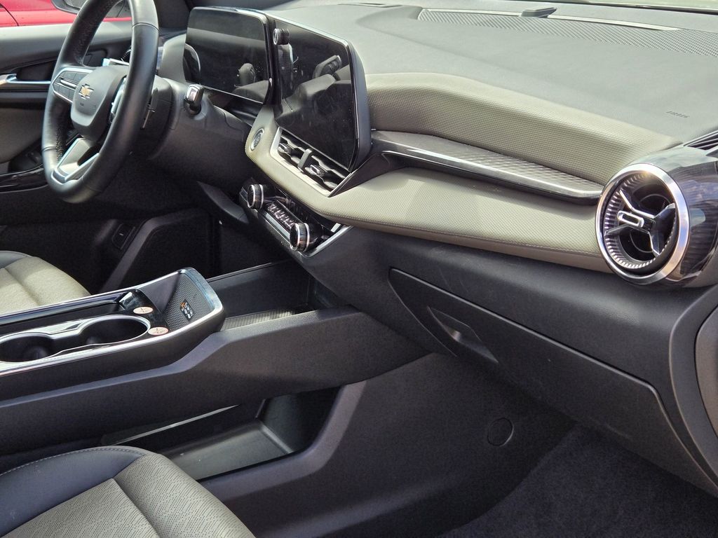 Used 2025 Chevrolet Equinox SUV