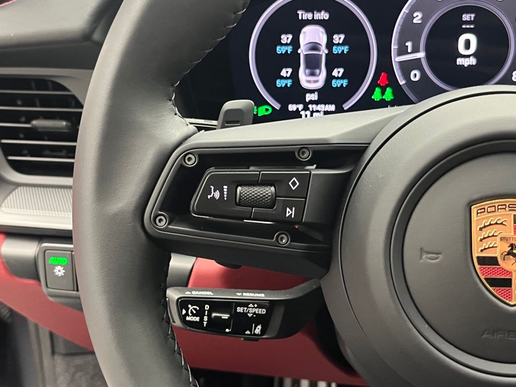 Thumbnail: 2026 Porsche 911 - 13