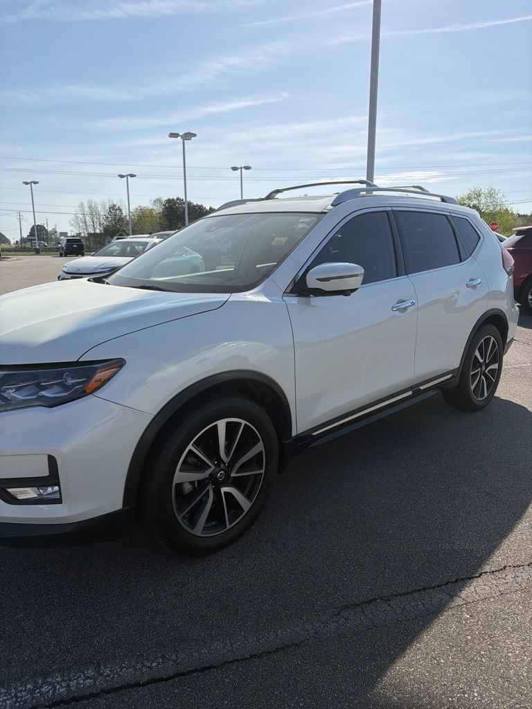 Pearl White 2018 Nissan Rogue SL FWD SUV / Crossover Front-Wheel Drive Continuously Variable Transmission