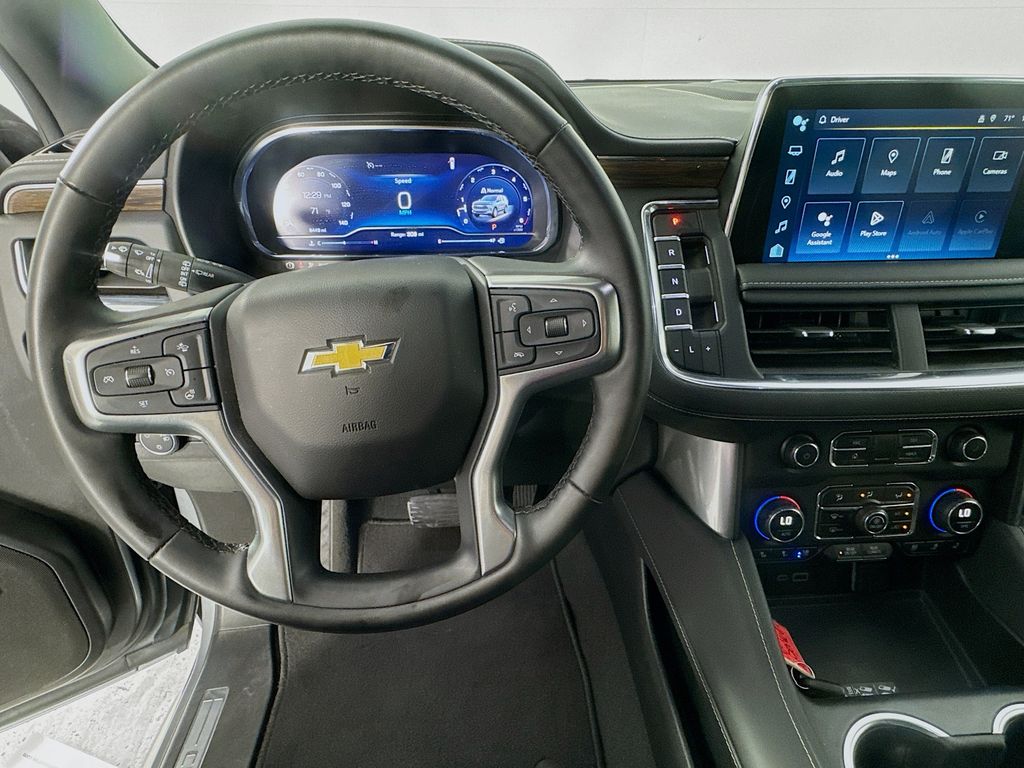 2024 Chevrolet Suburban Premier photo