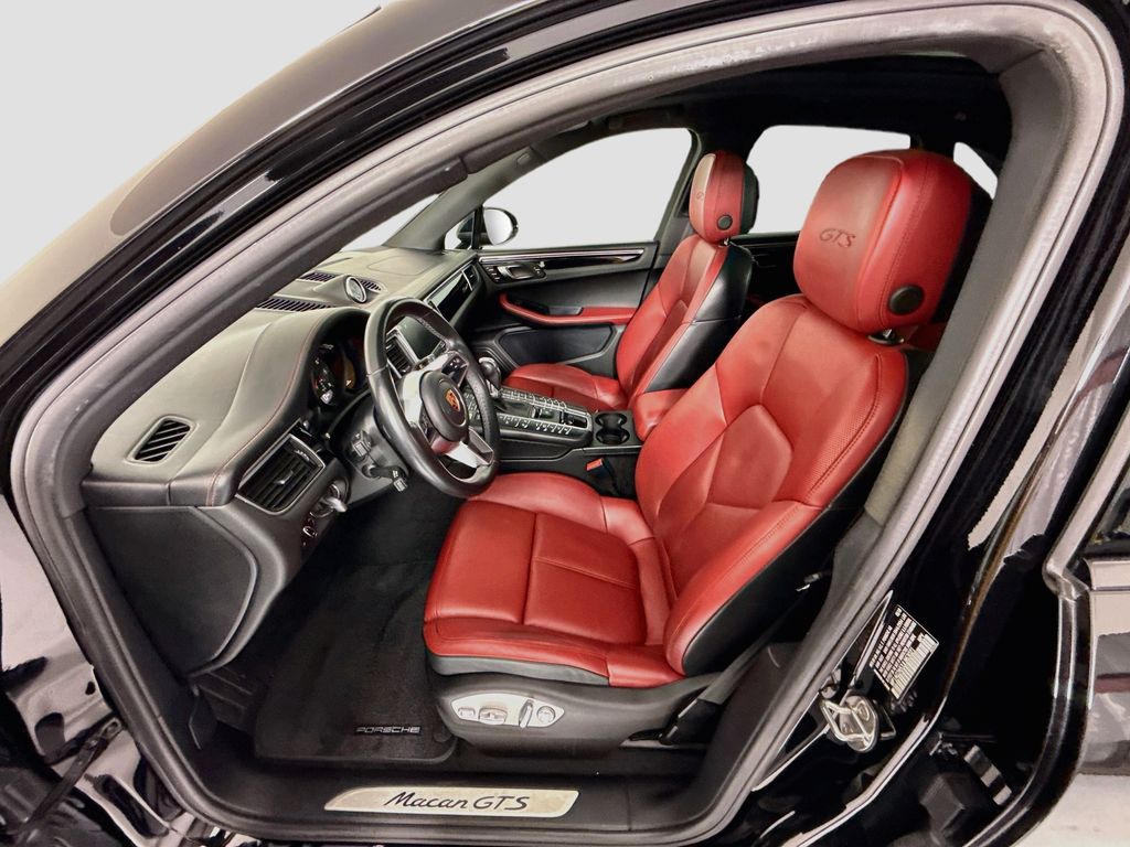 Thumbnail: 2018 Porsche Macan - 19