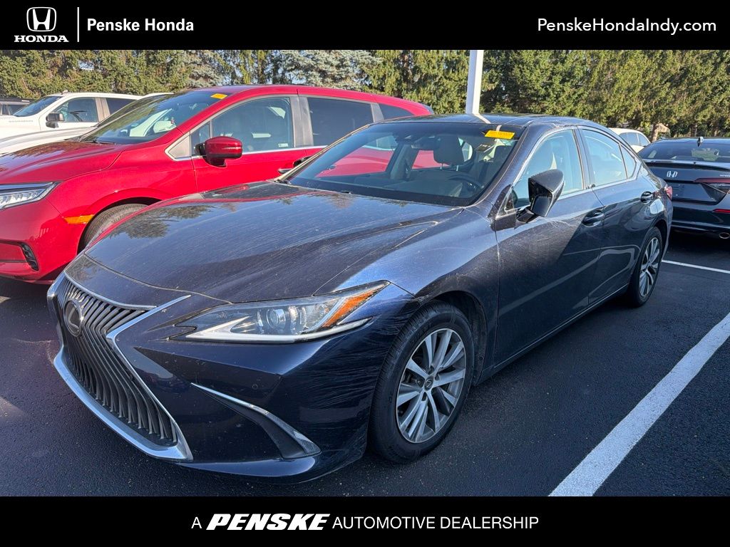 Thumbnail: 2021 Lexus ES - 1
