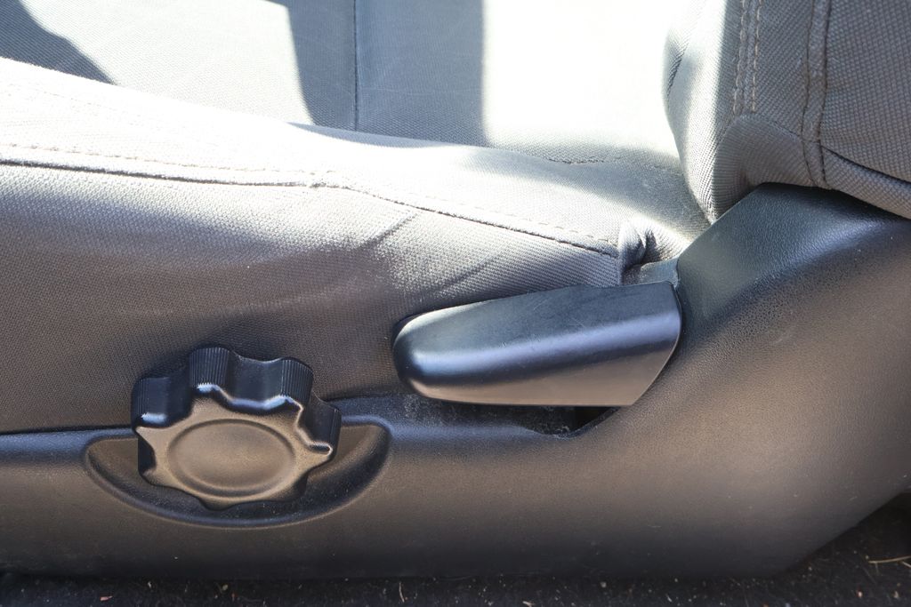 Thumbnail: 2019 Toyota Tacoma - 10