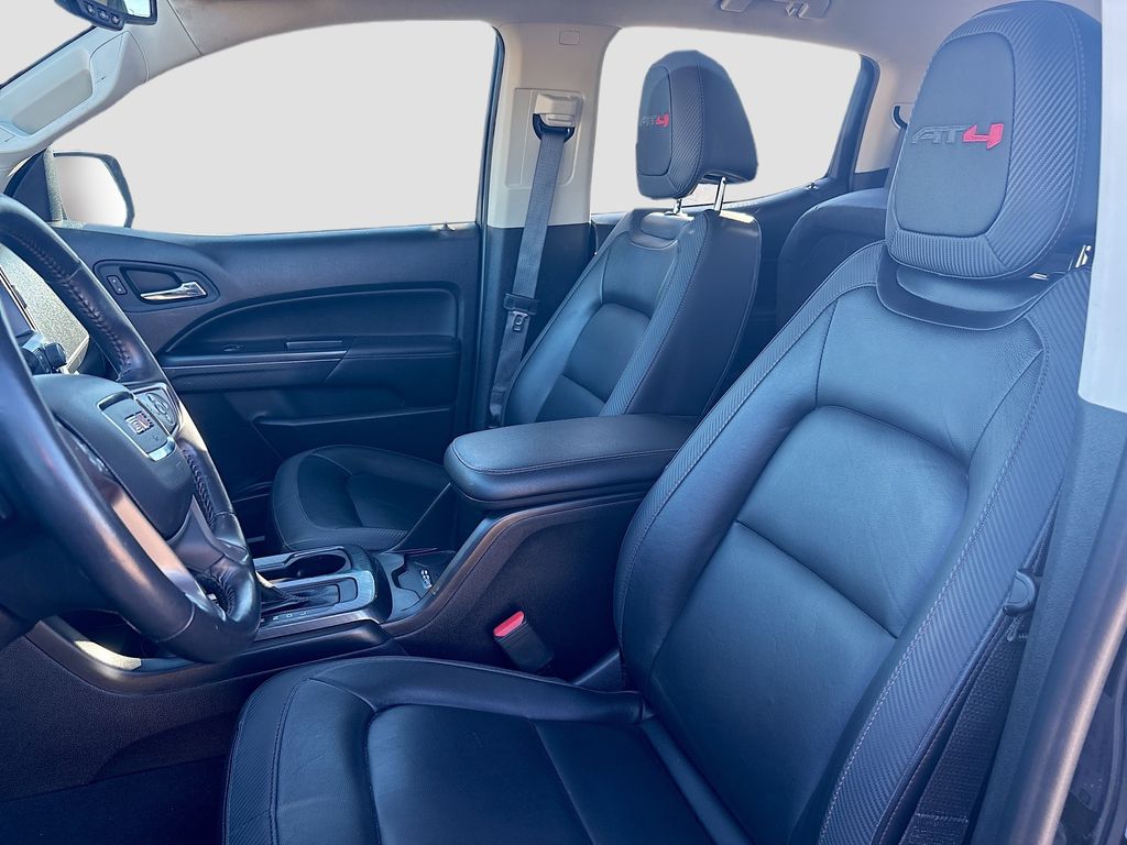 Used 2022 Black GMC AT4 w/Leather image 22