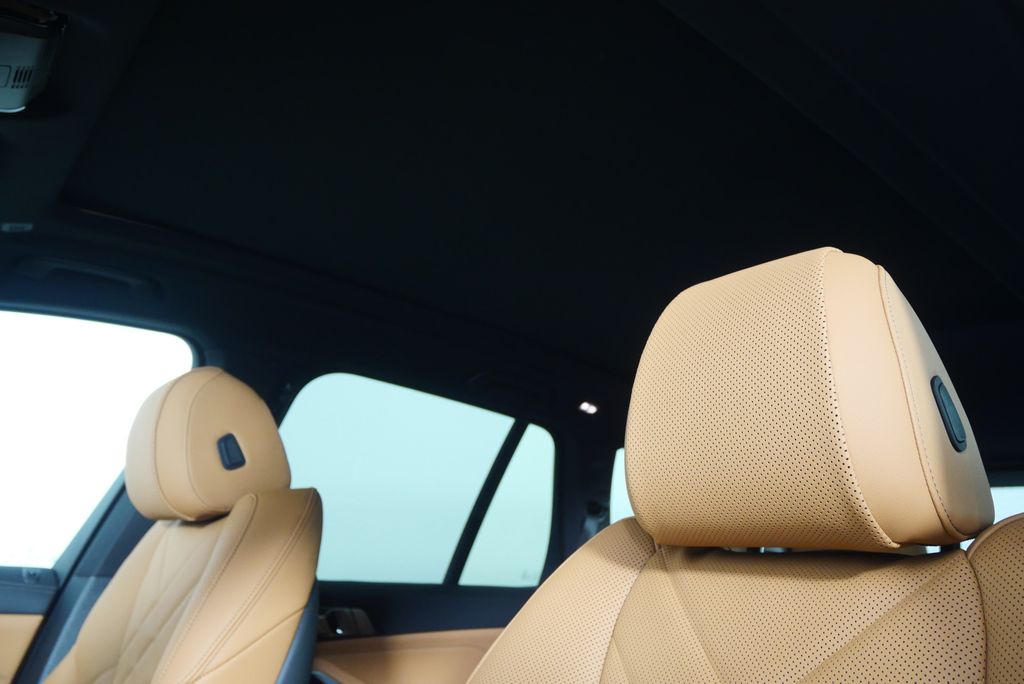 Thumbnail: 2026 BMW X5 - 11