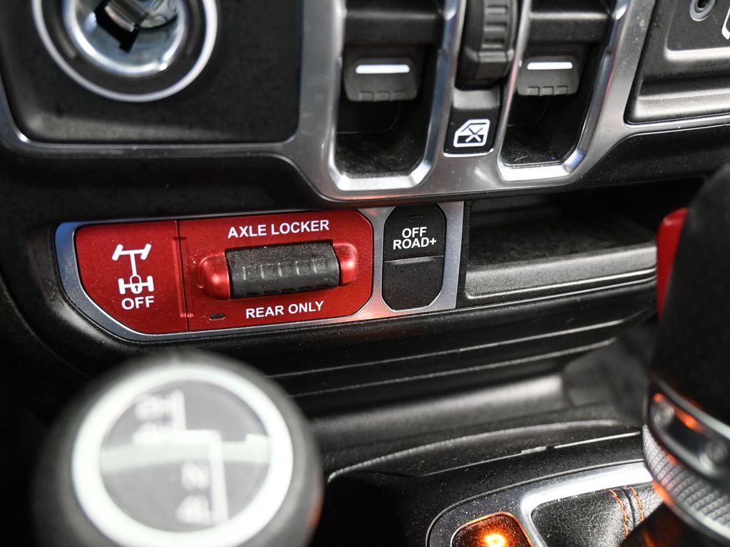 Used 2022 Bright White Clearcoat Jeep Mojave image 26