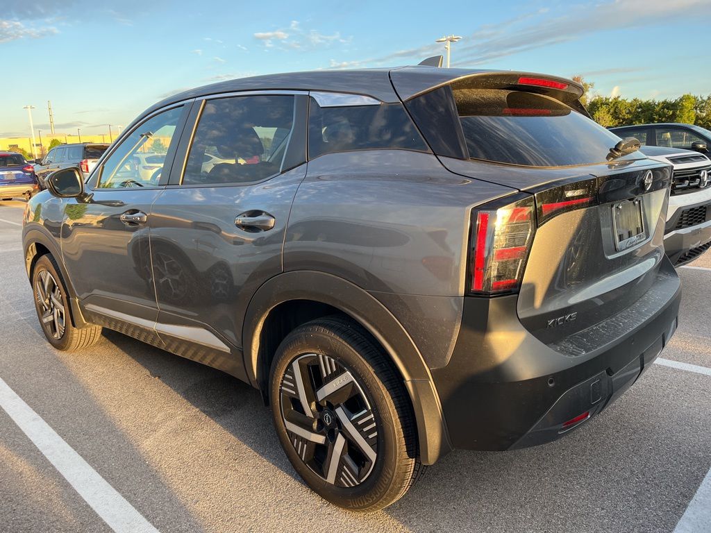 Thumbnail: 2025 Nissan Kicks - 4