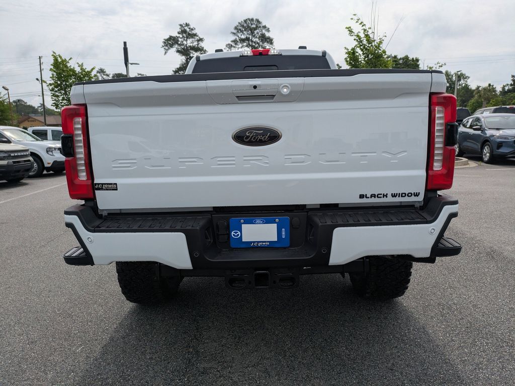 2026 Ford F-250 Super Duty Black Widow