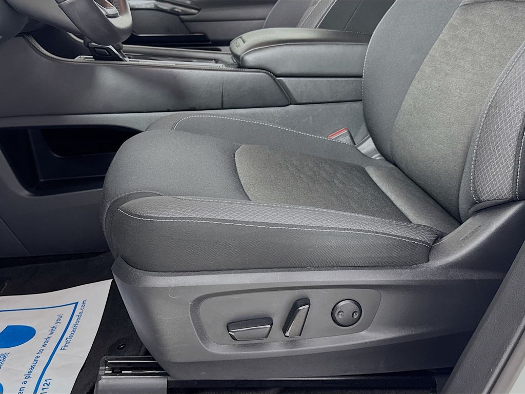 Used Car 2024 Nissan Pathfinder  Sv For Sale Under $30,000 In Austin, Texas