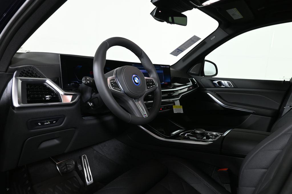 Thumbnail: 2026 BMW X5 - 15