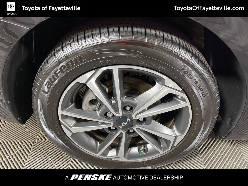 Thumbnail: 2023 Kia Forte - 10