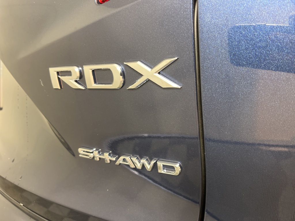 Thumbnail: 2025 Acura RDX - 18