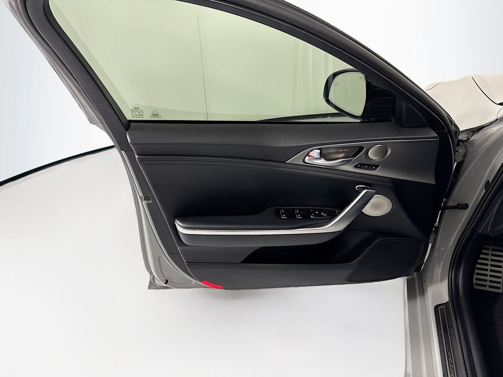 Thumbnail: 2020 Kia Stinger - 25