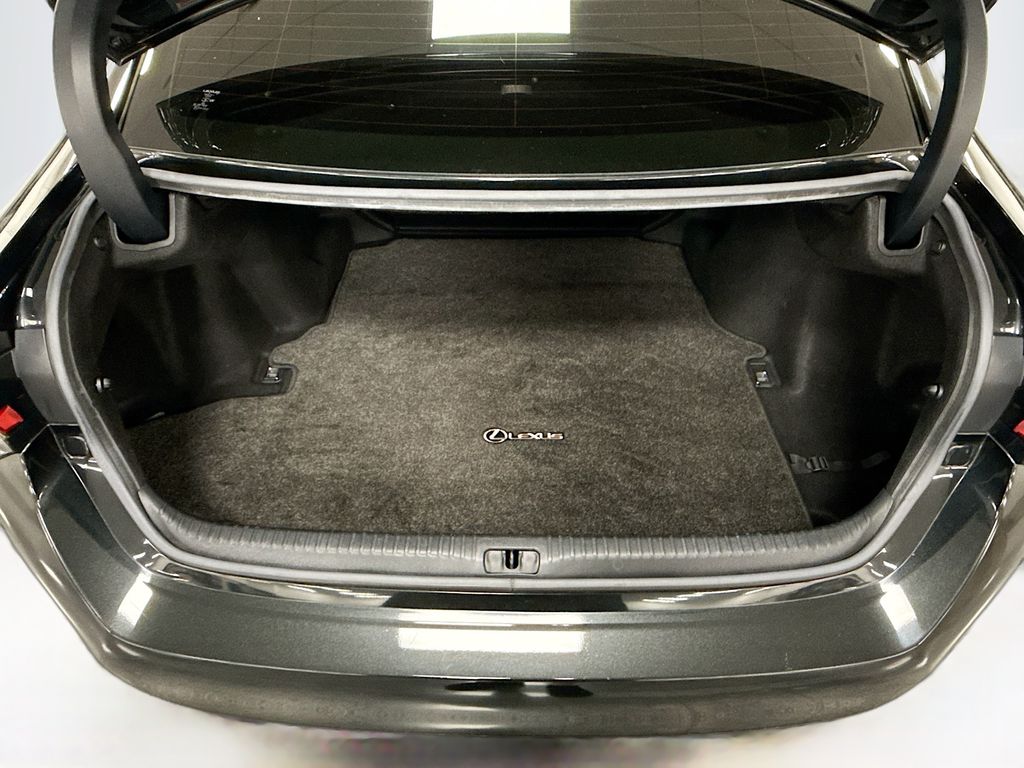 Thumbnail: 2021 Lexus RC - 24