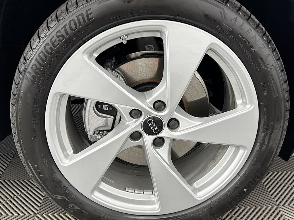 Thumbnail: 2025 Audi Q5 - 31