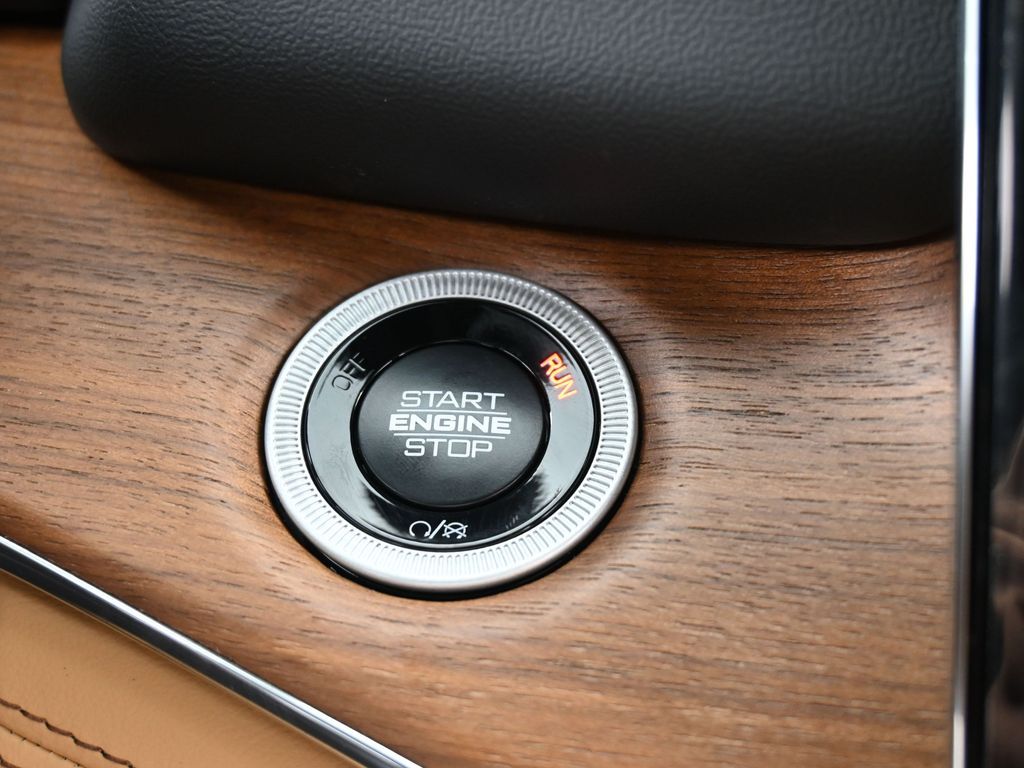 New 2025 Velvet Red Pearlcoat Jeep Summit Reserve image 30