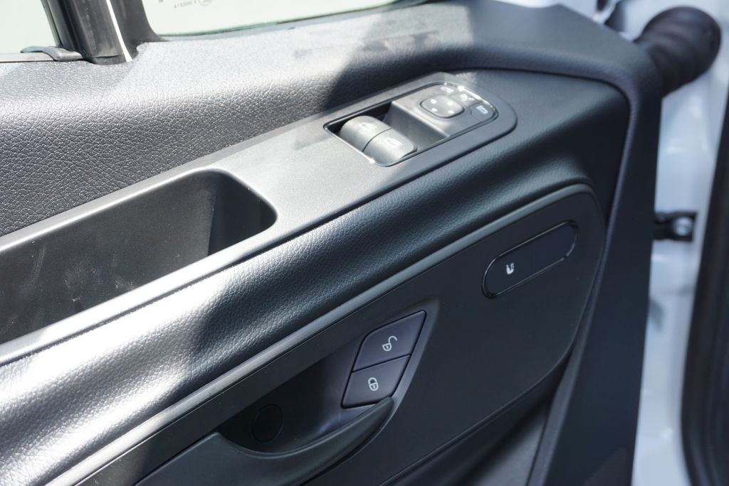 Thumbnail: 2025 Mercedes-Benz Sprinter - 27