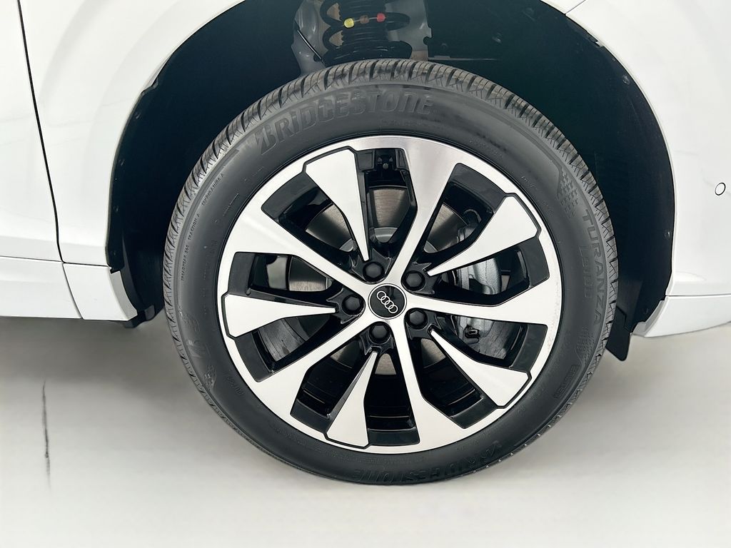 Thumbnail: 2026 Audi Q3 - 31