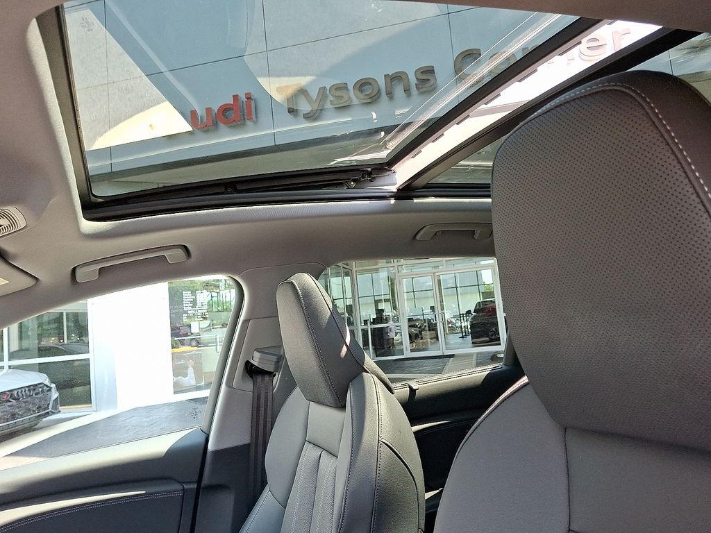 Thumbnail: 2025 Audi Q6 e-tron - 14