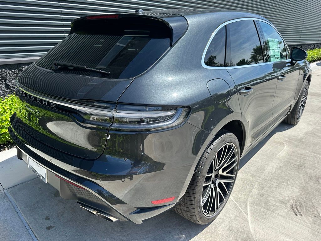Thumbnail: 2025 Porsche Macan - 9