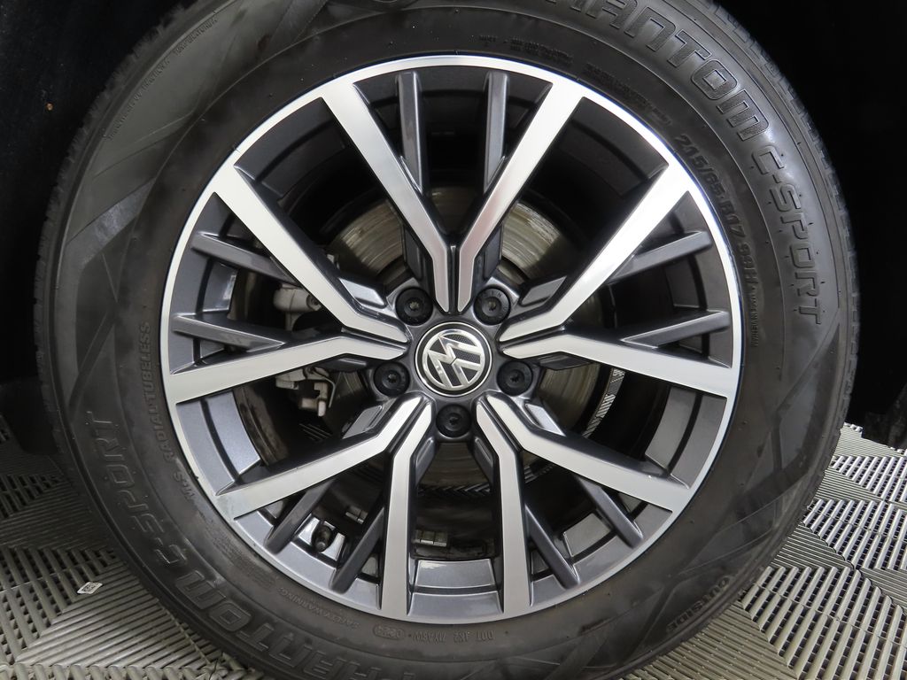 Thumbnail: 2021 Volkswagen Tiguan - 31