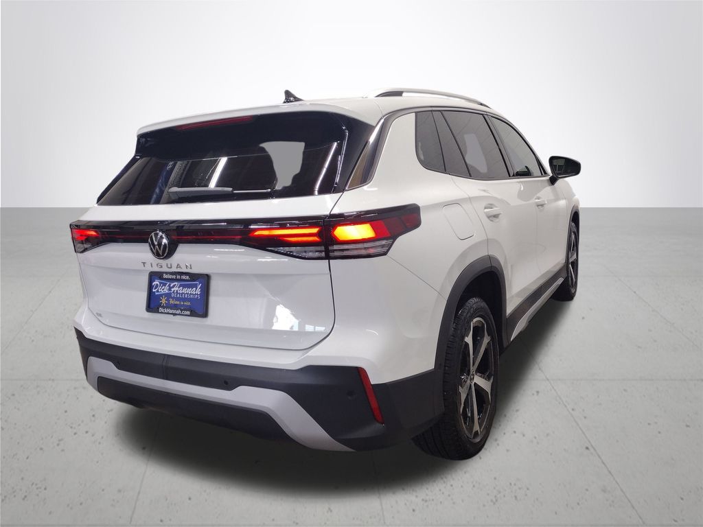 2025 Volkswagen Tiguan 2.0T SE