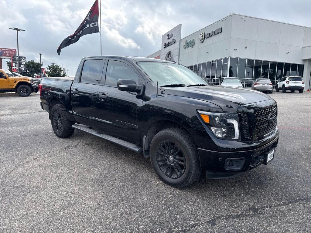  2019 Nissan Titan SL Crew Cab 4WD   