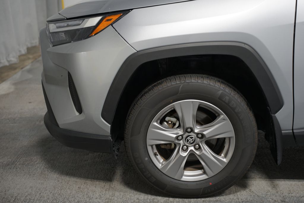 2024 Toyota RAV4 XLE 5