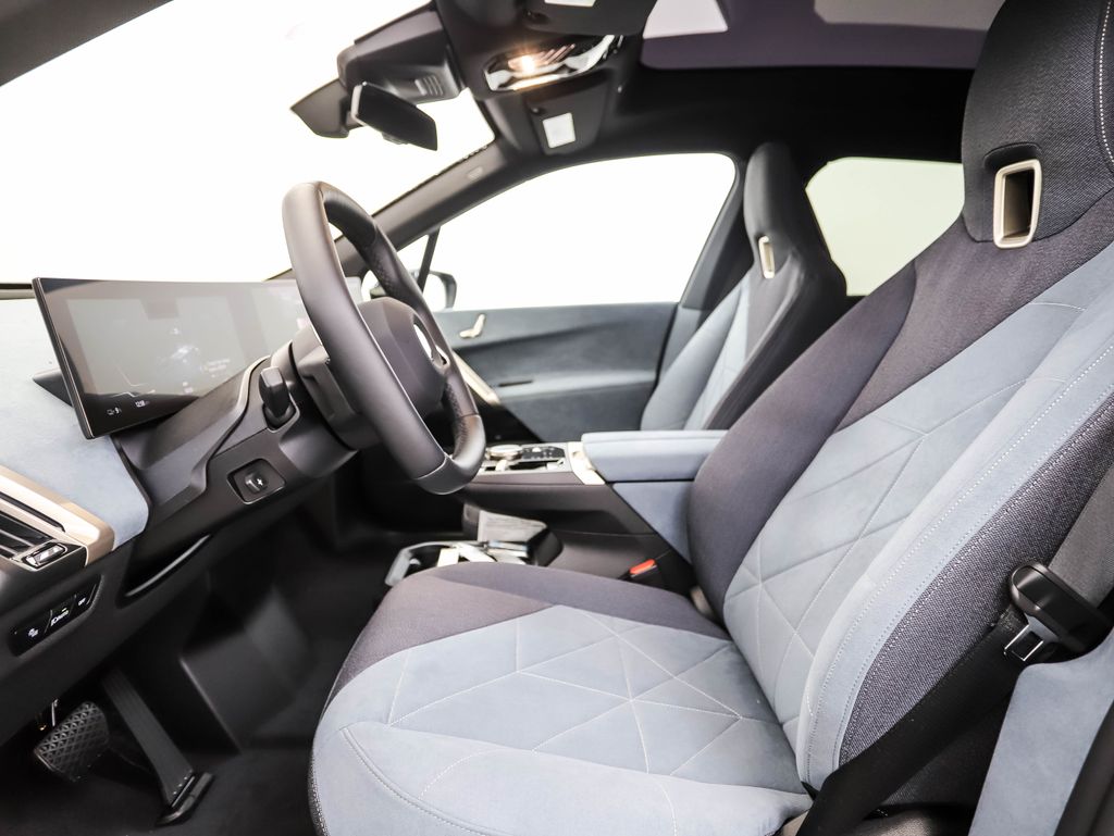 Thumbnail: 2026 BMW iX - 11