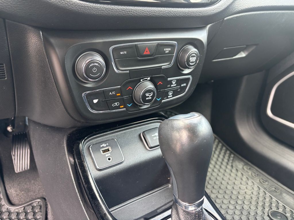 Used Car 2021 Jeep Compass  Altitude For Sale Under $25,000 In Austin, Texas