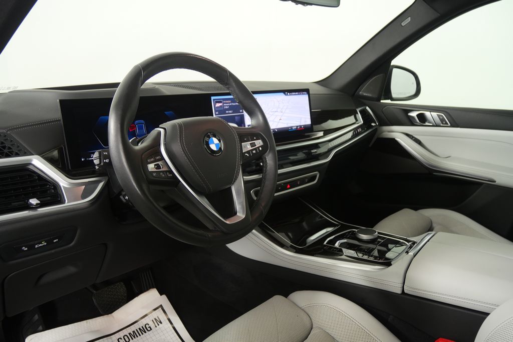 Thumbnail: 2025 BMW X5 - 13