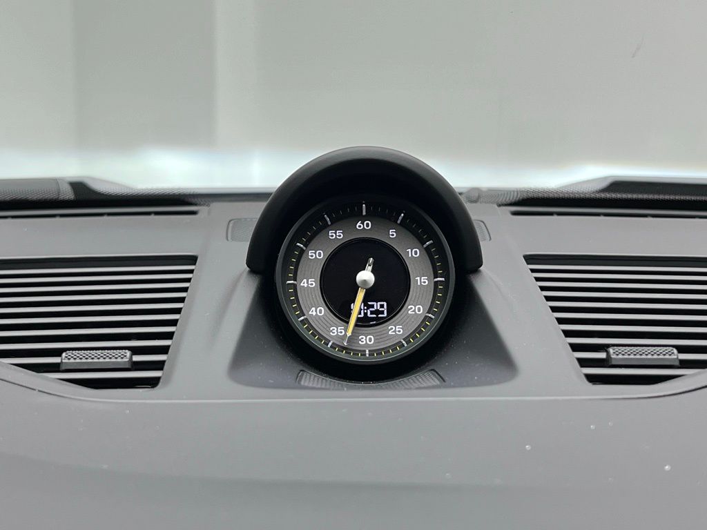 Thumbnail: 2024 Porsche 911 - 12