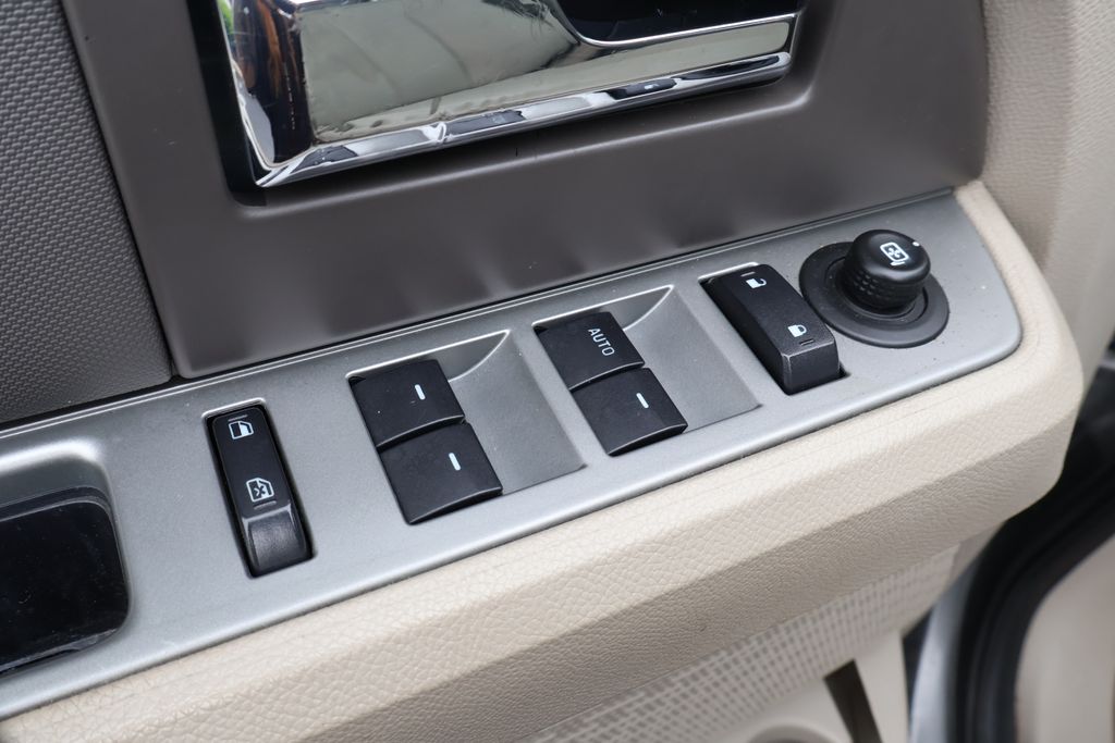 2012 Ford Expedition EL XLT 17
