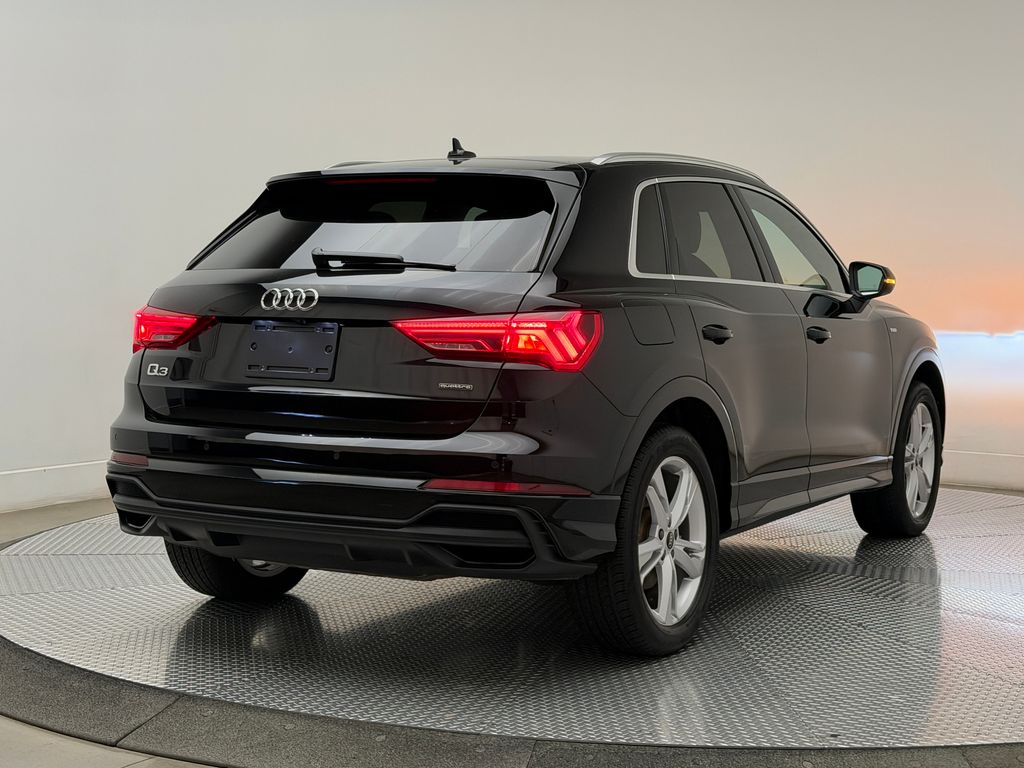 Thumbnail: 2023 Audi Q3 - 8