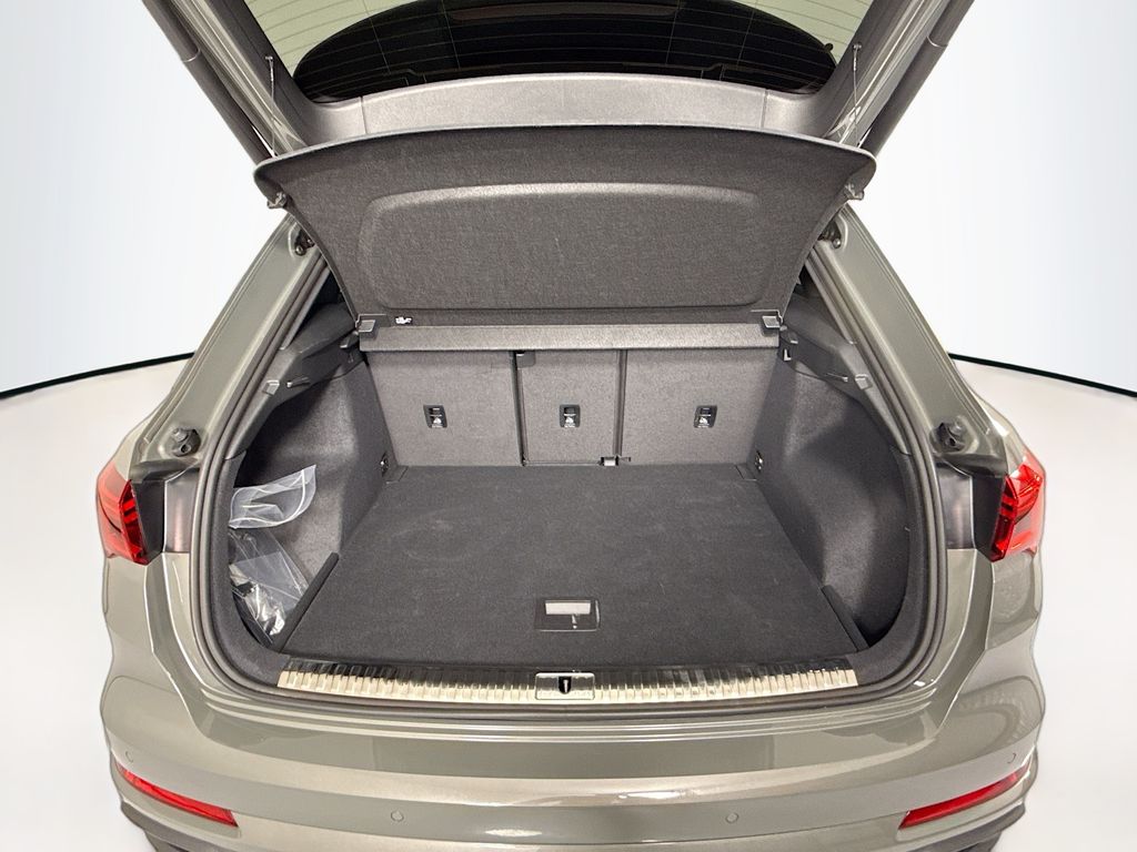 Thumbnail: 2025 Audi Q3 - 28