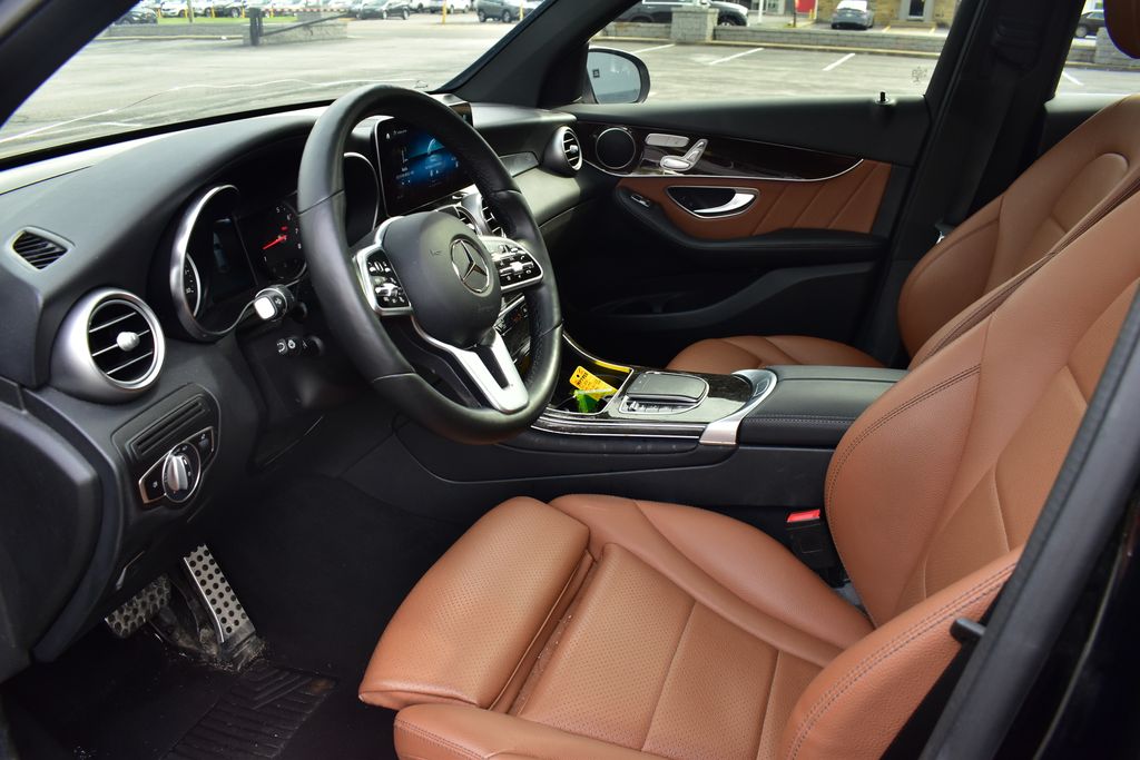2021 Mercedes-Benz GLC 300 11