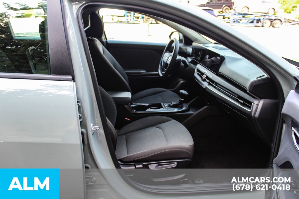 Used 2025 Blue Kia LXS image 21