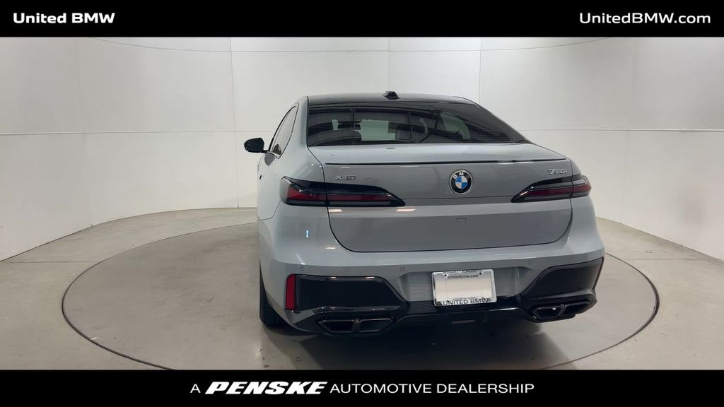 2025 BMW 7 Series 760i xDrive 7