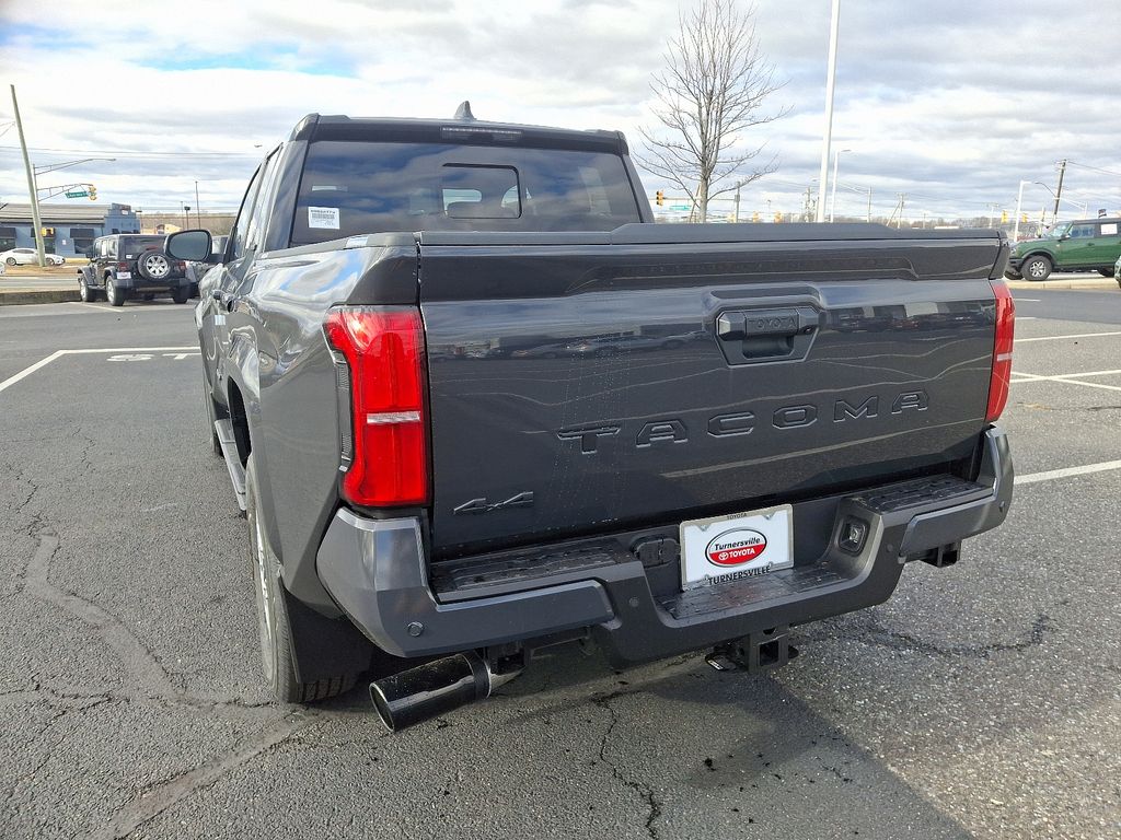 2024 Toyota Tacoma SR5 3