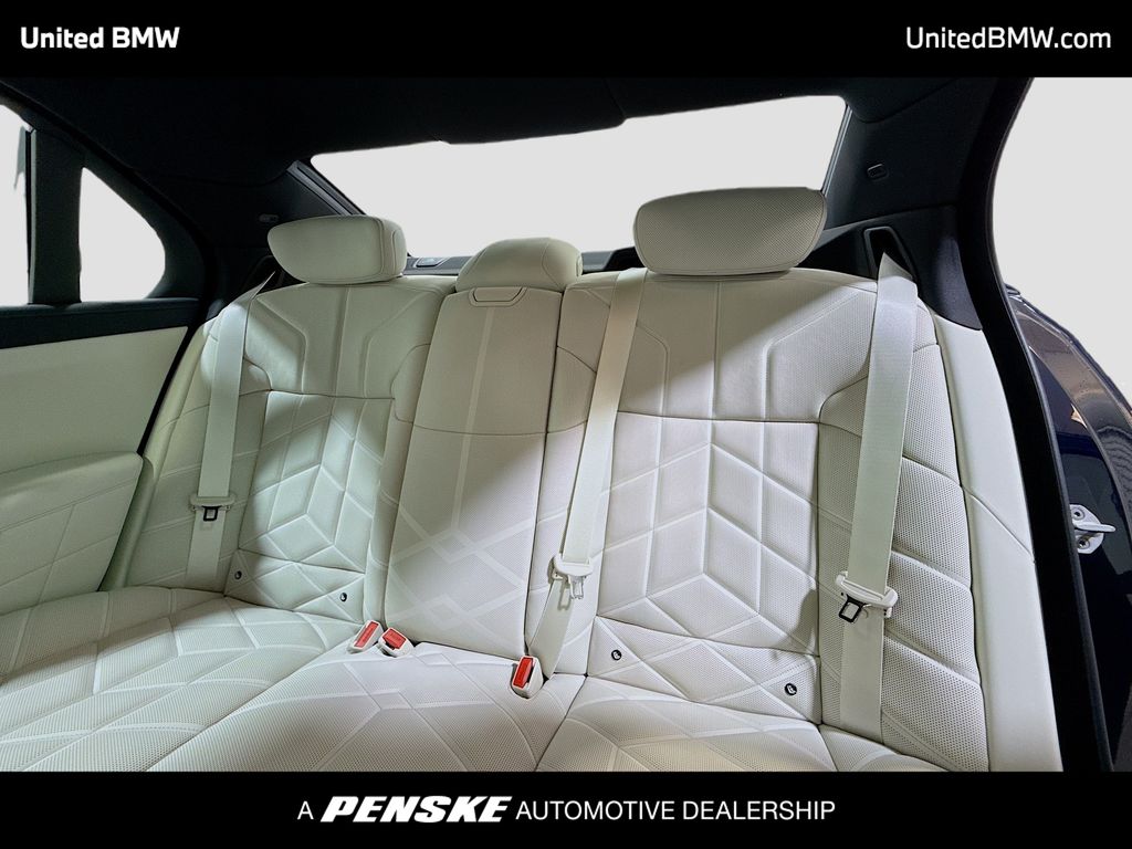Thumbnail: 2026 BMW 7 Series - 13