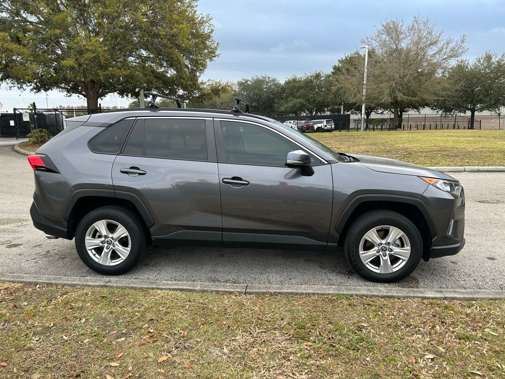 Thumbnail: 2021 Toyota RAV4 - 6