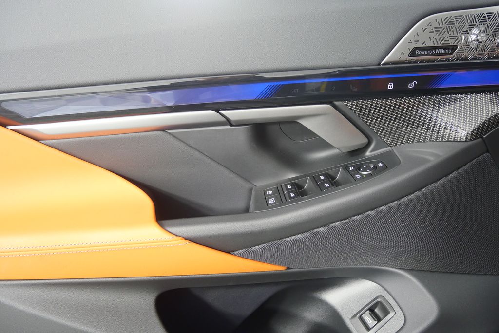 Thumbnail: 2025 BMW M5 - 13