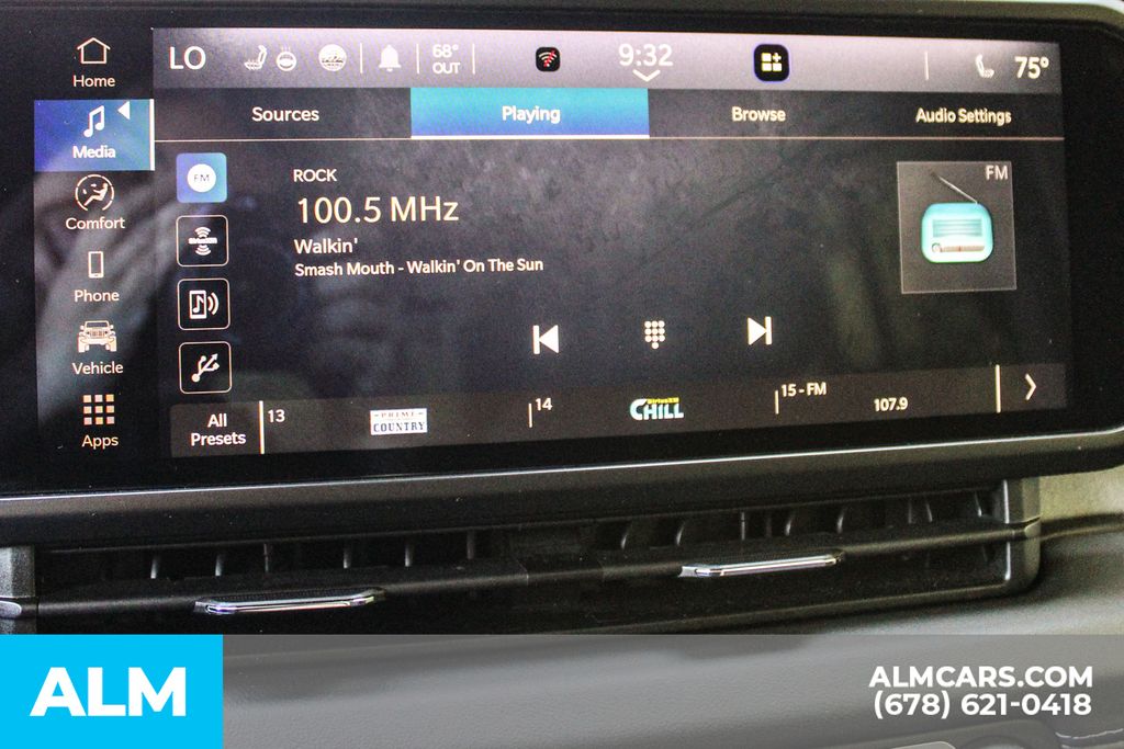 Used 2025 Gray Jeep Sahara image 34