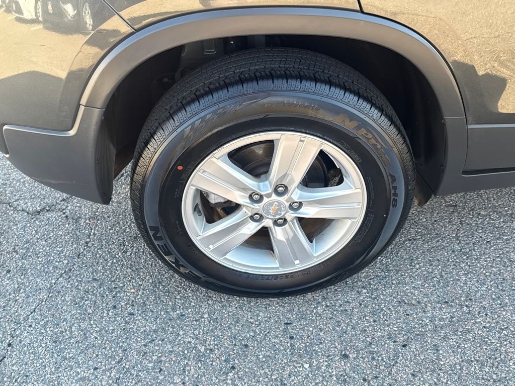 2020 Chevrolet Trax LS photo 34