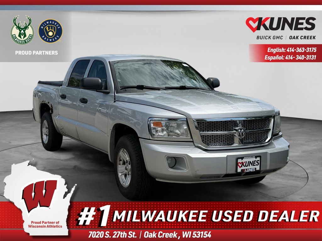 Bright Silver Metallic Clearcoat 2008 Dodge Dakota Pickup Truck Four-Wheel Drive 5-Speed Automatic