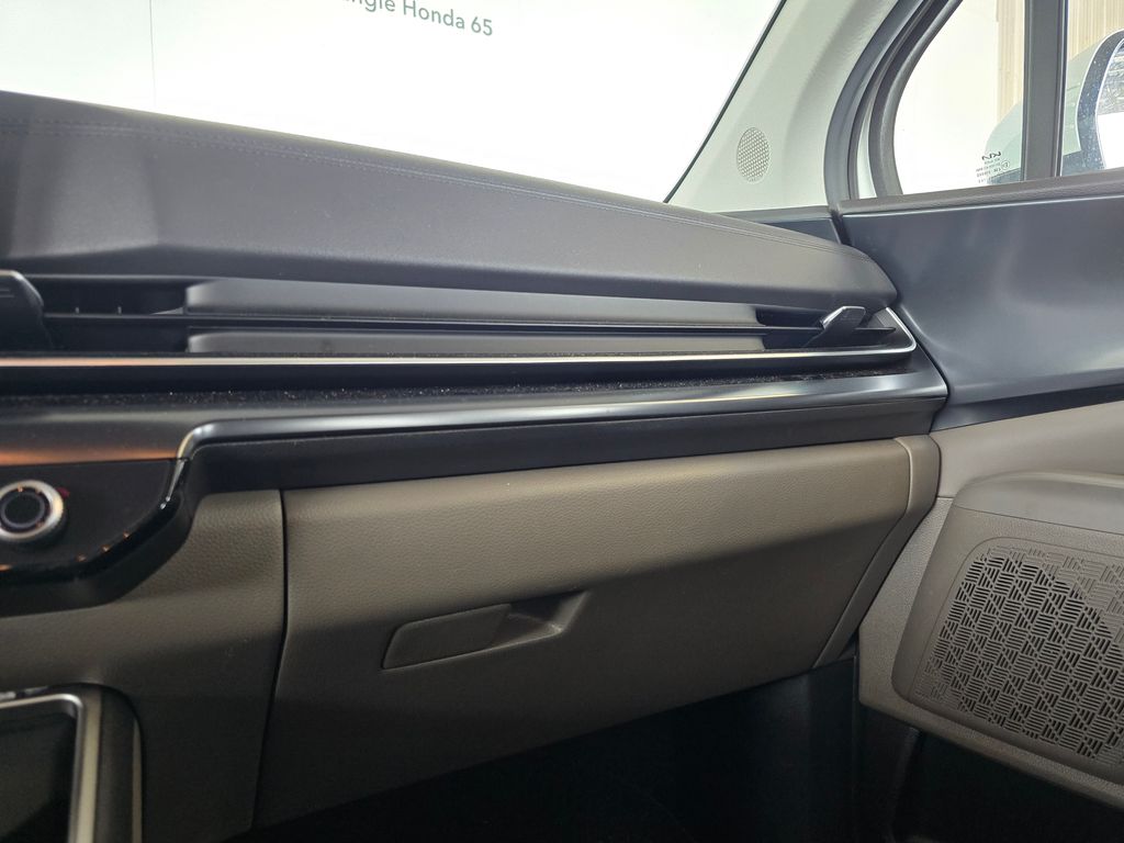Thumbnail: 2025 Kia Carnival - 24